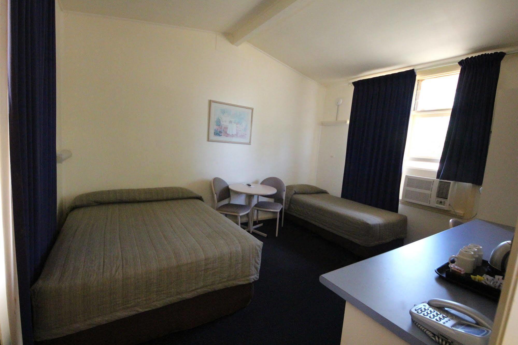 Coolabah Motel Walgett Екстер'єр фото